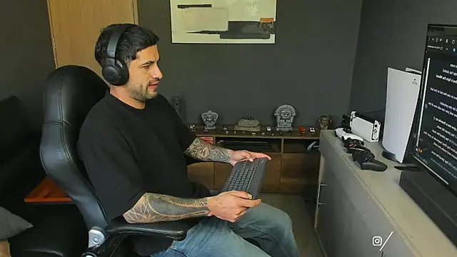 Davevilboy online show from November 12, 12:05 pm