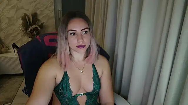 Snapshot of Annyfit4you chatting on October 31, 2:56 am Annyfit4you online show from October 31, 2:56 am