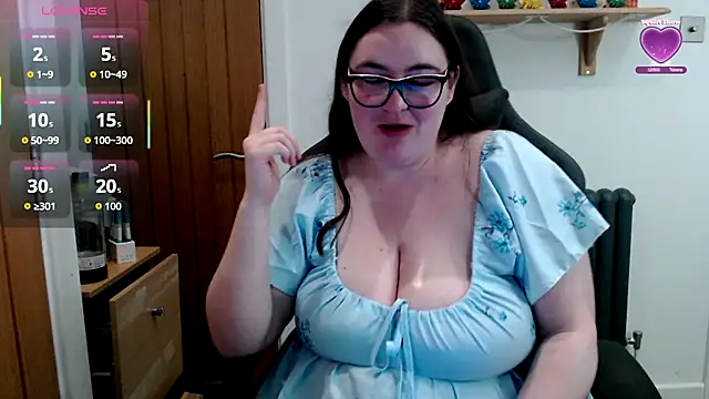Rebecca Summer online show from April 11, 7:45 am