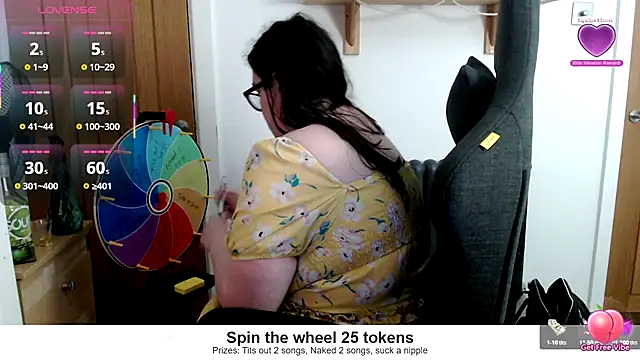 Snapshot of Rebecca_Summer chatting on May 18, 6:03 pm Rebecca Summer online show from May 18, 6:03 pm