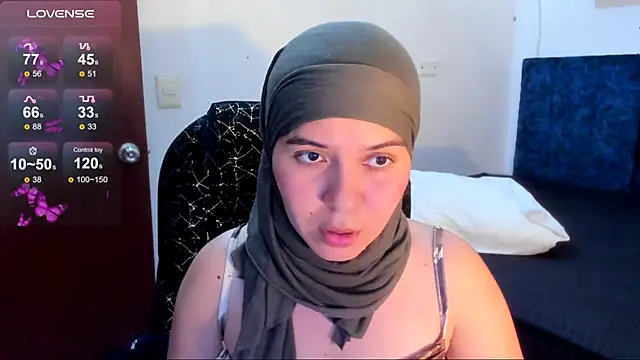 Snapshot of MatchedEyebrow chatting on August 3, 9:51 pm MatchedEyebrow online show from August 3, 9:51 pm