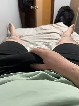 Snapshot of S2kicibey06 chatting on February 23, 4:46 pm S2kicibey06 online show from February 23, 4:46 pm