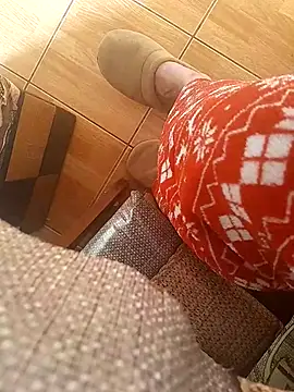 feet toes online show from March 11, 6:32 am