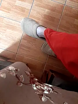 feet toes online show from November 20, 6:57 am