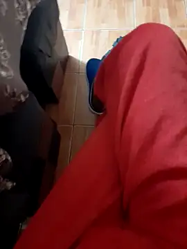 feet toes online show from December 2, 7:03 am