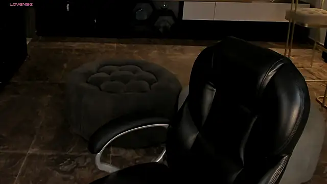 Snapshot of MadelineFox chatting on February 18, 8:54 am MadelineFox online show from February 18, 8:54 am