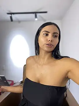 Snapshot of ameliayourfav1 chatting on December 25, 12:16 am ameliayourfav1 online show from December 25, 12:16 am