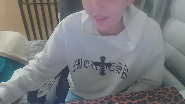 Snapshot of Laco-cO chatting on October 27, 5:17 pm Laco-cO online show from October 27, 5:17 pm