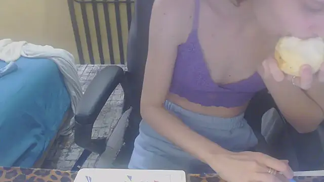 Snapshot of Laco-cO chatting on November 9, 4:16 pm Laco-cO online show from November 9, 4:16 pm