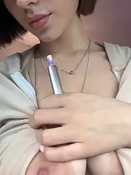 Camilla Railian online show from December 20, 12:52 am