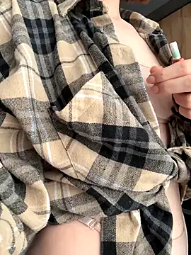 Camilla Railian online show from September 28, 12:21 pm