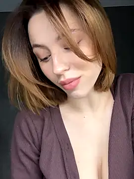 Camilla Railian online show from October 3, 7:00 pm