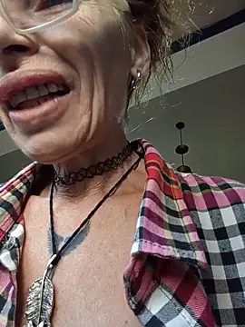 FrozenWaffle online show from May 15, 6:37 pm