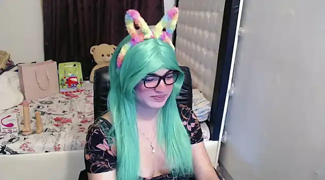 Snapshot of Goddess_Sarah chatting on January 1, 7:21 pm Goddess Sarah online show from January 1, 7:21 pm