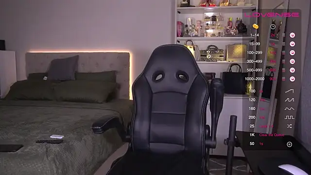 Snapshot of JohannaRodriguez69 chatting on December 8, 6:01 am JohannaRodriguez69 online show from December 8, 6:01 am