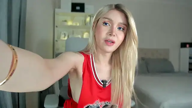 JohannaRodriguez69 online show from May 23, 3:34 am
