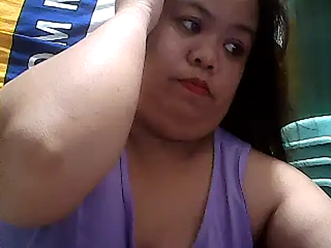Snapshot of xxsweetshybabe chatting on December 6, 9:43 am xxsweetshybabe online show from December 6, 9:43 am