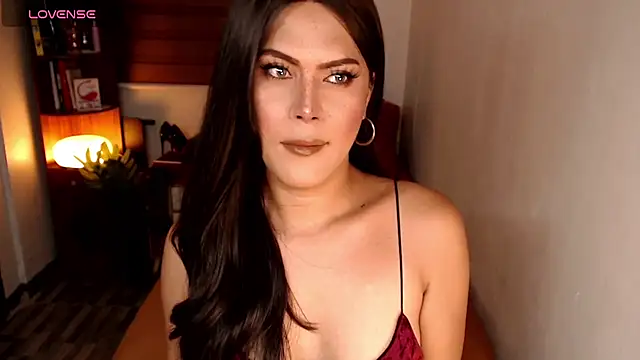 Snapshot of SweetieZeveey_ chatting on May 29, 9:02 pm SweetieZeveey online show from May 29, 9:02 pm