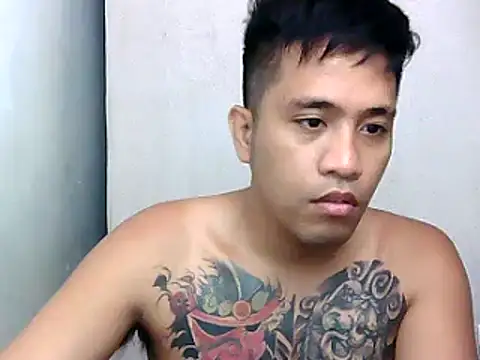 Snapshot of Thyler08 chatting on December 3, 5:20 am Thyler08 online show from December 3, 5:20 am