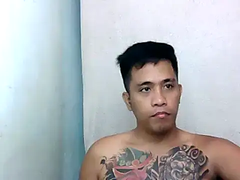 Snapshot of Thyler08 chatting on December 4, 8:34 am Thyler08 online show from December 4, 8:34 am