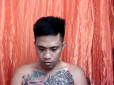 Snapshot of Thyler08 chatting on December 14, 7:40 am Thyler08 online show from December 14, 7:40 am