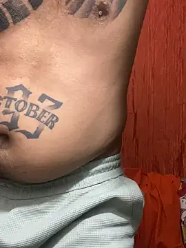 Snapshot of Thyler08 chatting on February 9, 6:33 am Thyler08 online show from February 9, 6:33 am