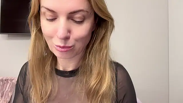 RachellAmazing online show from February 13, 9:17 pm