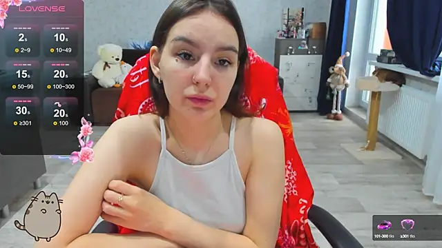 Snapshot of c_arina_x chatting on December 16, 9:35 am c arina x online show from December 16, 9:35 am