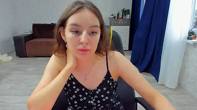 Snapshot of c_arina_x chatting on February 2, 9:30 am c arina x online show from February 2, 9:30 am