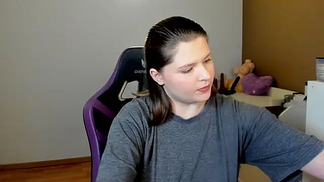 Snapshot of TinniAngel chatting on March 1, 6:11 pm TinniAngel online show from March 1, 6:11 pm