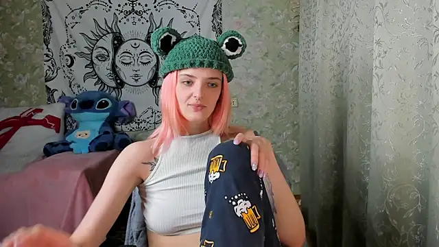 Snapshot of Cutie_Adelia chatting on January 27, 12:58 pm Cutie Adelia online show from January 27, 12:58 pm