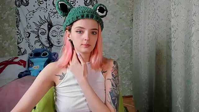 Snapshot of Cutie_Adelia chatting on January 31, 11:46 am Cutie Adelia online show from January 31, 11:46 am