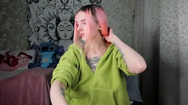 Snapshot of Cutie_Adelia chatting on February 11, 12:48 pm Cutie Adelia online show from February 11, 12:48 pm