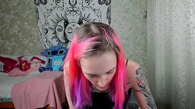 Snapshot of Cutie_Adelia chatting on February 27, 1:49 pm Cutie Adelia online show from February 27, 1:49 pm