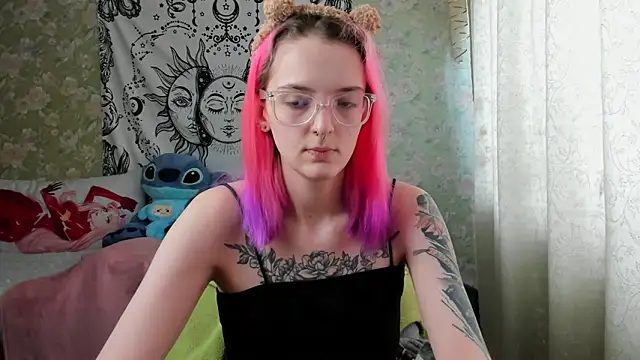 Snapshot of Cutie_Adelia chatting on February 28, 7:37 am Cutie Adelia online show from February 28, 7:37 am