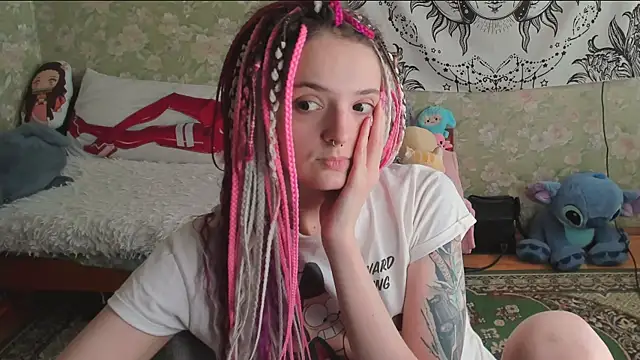 Snapshot of Cutie_Adelia chatting on July 10, 11:02 am Cutie Adelia online show from July 10, 11:02 am
