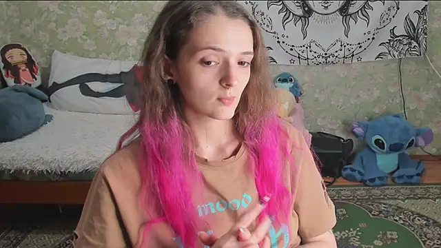 Snapshot of Cutie_Adelia chatting on August 4, 1:25 pm Cutie Adelia online show from August 4, 1:25 pm