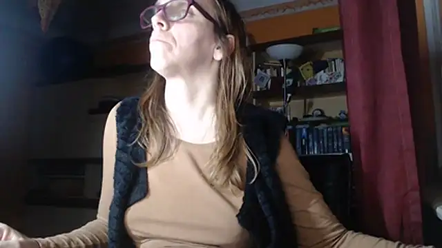 Dettybitch40 online show from October 31, 4:41 pm