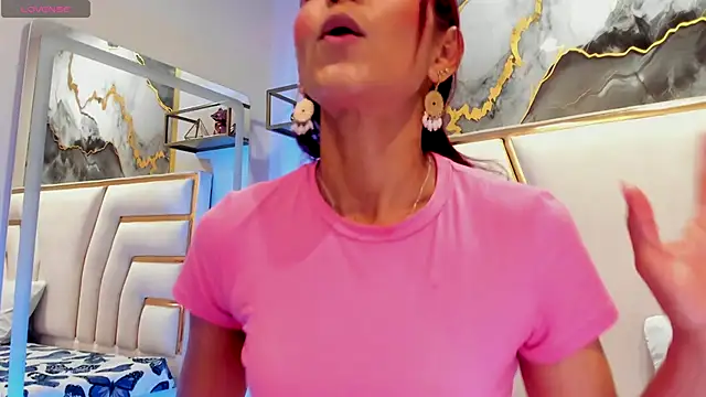 HannaPetit online show from November 6, 6:53 pm