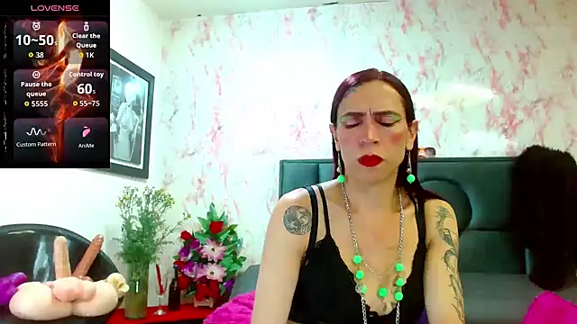 Snapshot of VanessaWolf chatting on November 10, 4:17 pm VanessaWolf online show from November 10, 4:17 pm