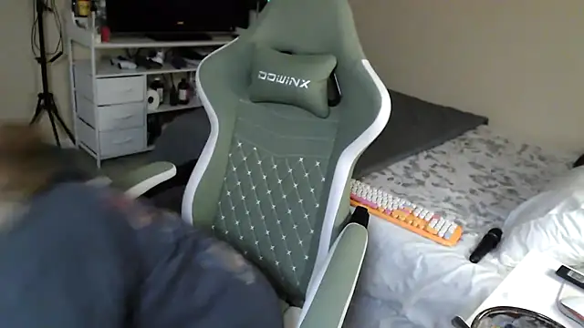 nativepumpkin95 online show from January 11, 1:37 am