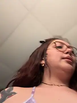 nativepumpkin95 online show from April 28, 5:23 am