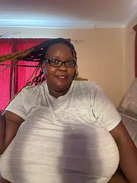 Snapshot of Michyboldy chatting on February 24, 11:21 am Michyboldy online show from February 24, 11:21 am