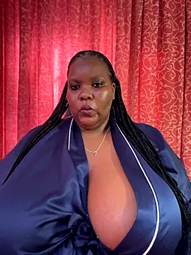 Snapshot of Michyboldy chatting on October 15, 5:40 am Michyboldy online show from October 15, 5:40 am