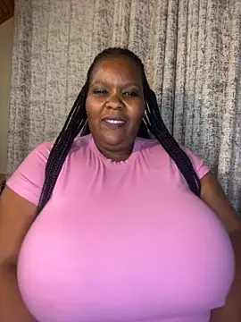 Snapshot of Michyboldy chatting on December 2, 1:00 am Michyboldy online show from December 2, 1:00 am