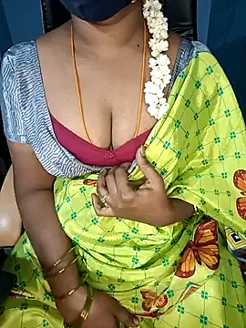 Snapshot of Tamil-hotwife chatting on January 22, 3:40 pm Tamil-hotwife online show from January 22, 3:40 pm