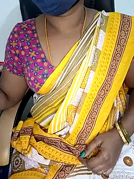 Snapshot of Tamil-hotwife chatting on February 10, 11:46 am Tamil-hotwife online show from February 10, 11:46 am
