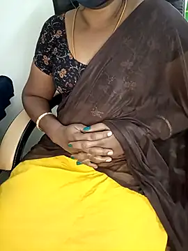 Snapshot of Tamil-hotwife chatting on February 19, 9:39 am Tamil-hotwife online show from February 19, 9:39 am