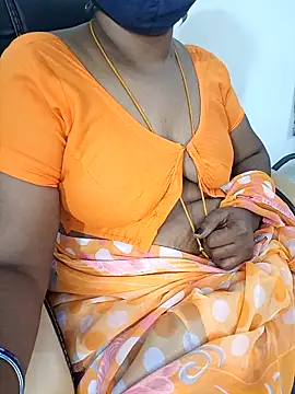 Snapshot of Tamil-hotwife chatting on March 3, 9:11 am Tamil-hotwife online show from March 3, 9:11 am