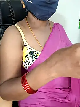 Snapshot of Tamil-hotwife chatting on March 12, 4:41 am Tamil-hotwife online show from March 12, 4:41 am